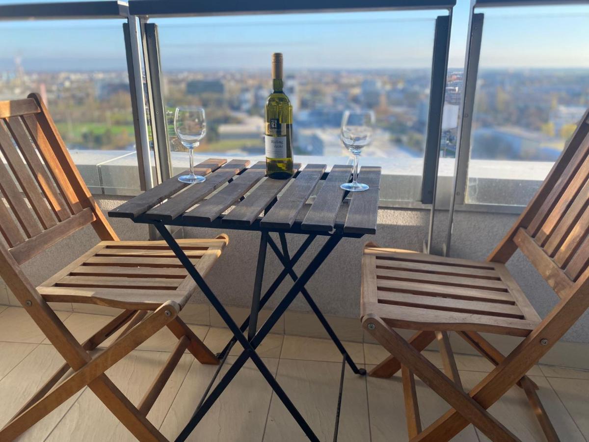 Апартаменты Fantastic View From The 20Th Floor Братислава Экстерьер фото